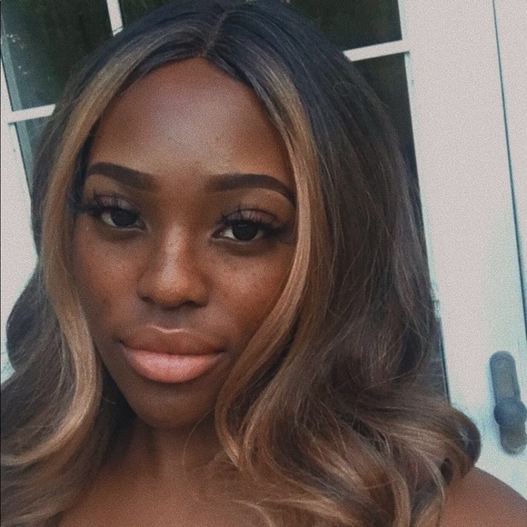 Meet your Posher, Stephanie - Picture 1 of 1